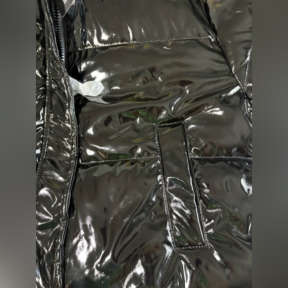 NWT PRETTYLITTLETHING Women's Black Vinyl Bubble Puffer Jacket-6 UK 2 US - Picture 6 of 8